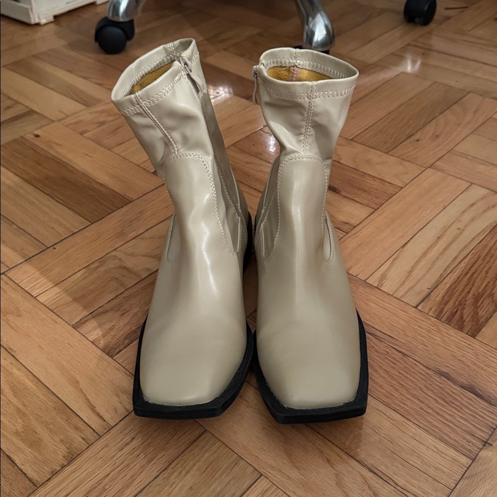 Square toe boots - Picture 3 of 6